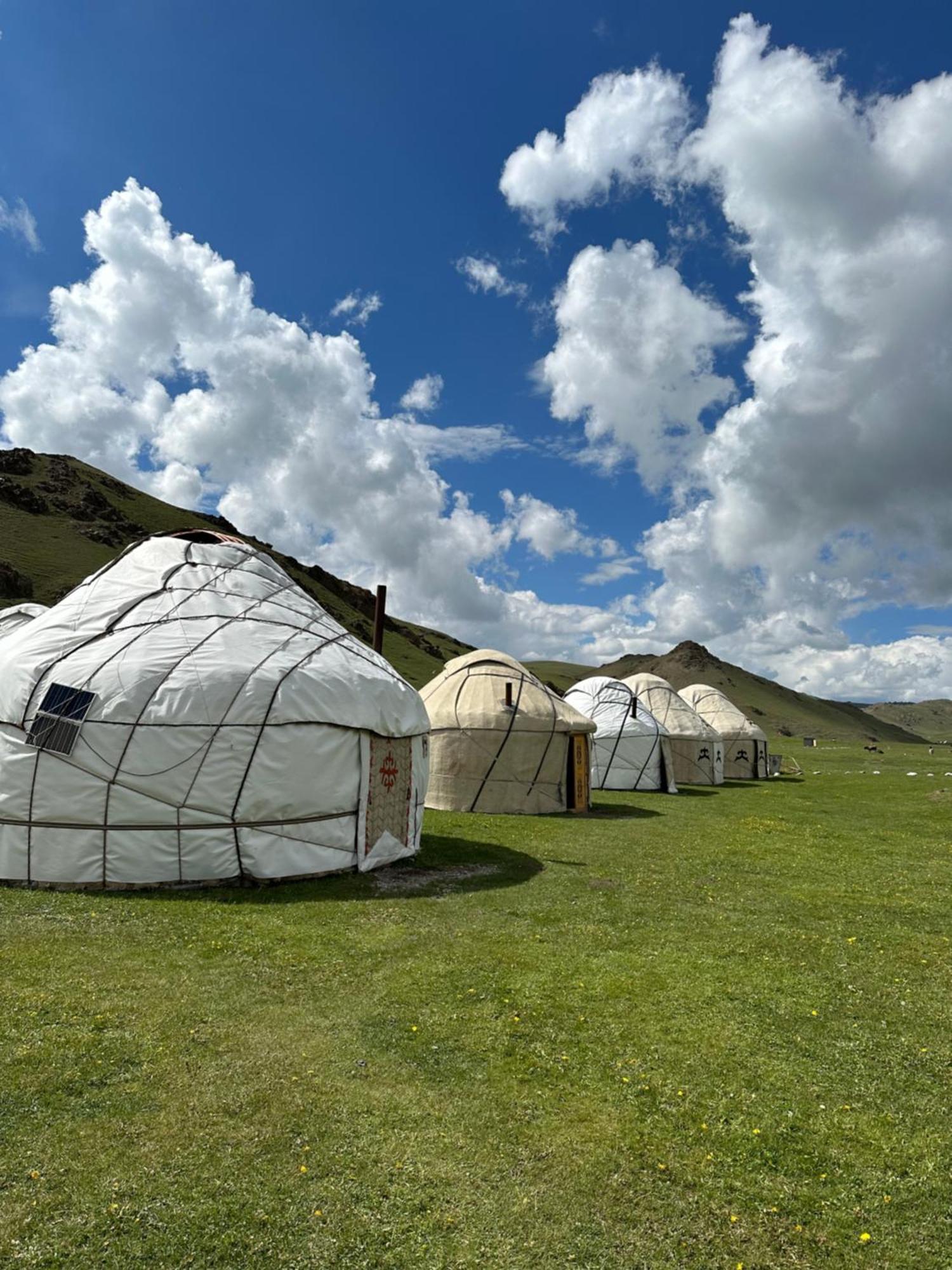 فندق Yurt Camp Azamat At Song Kol Lake Bagysh المظهر الخارجي الصورة