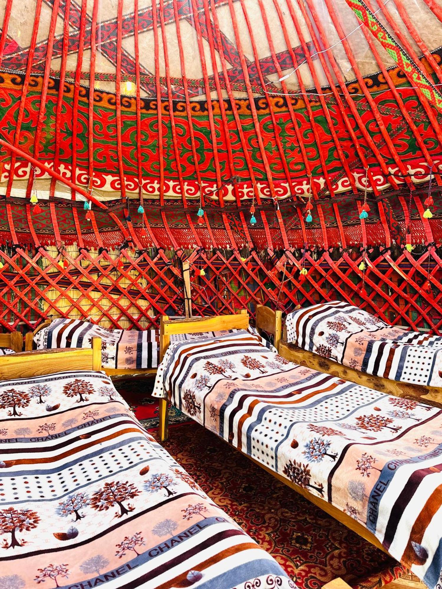 فندق Yurt Camp Azamat At Song Kol Lake Bagysh المظهر الخارجي الصورة